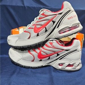 Nike Air Max Torch 4 Light Grey/University Red Men’s 8/ Women’s 9.5